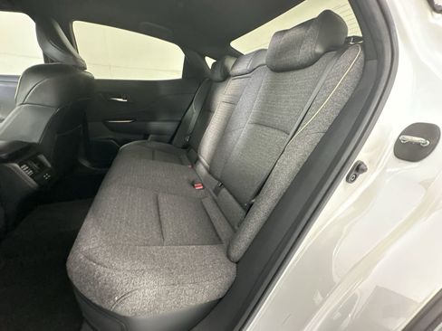 Used 2023 Toyota Crown image 22