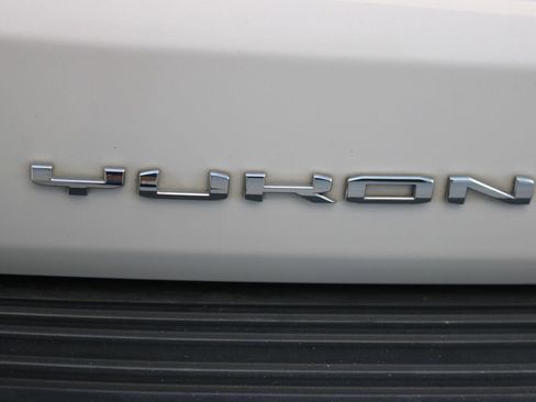 Used 2021 GMC Yukon Denali w/ Denali Premium Package image 21