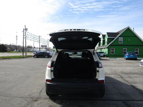 Used 2019 Jeep Cherokee Latitude Plus image 20