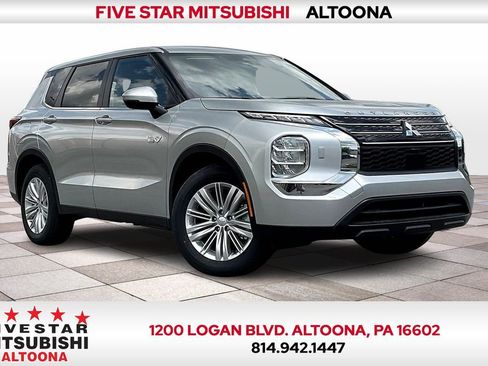 New 2025 Mitsubishi Outlander ES image 1