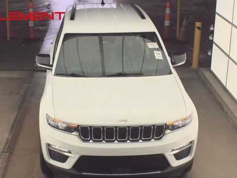 Used 2023 Jeep Grand Cherokee Limited image 2