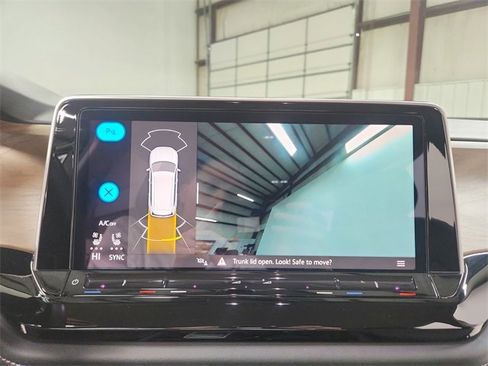 Used 2024 Volkswagen Atlas SE image 28