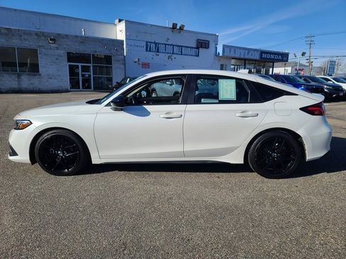 Used 2023 Honda Civic Sport image 2