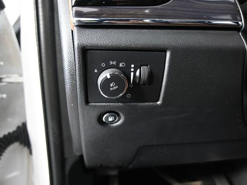 Used 2021 Jeep Grand Cherokee Overland AWD/4WD image 24