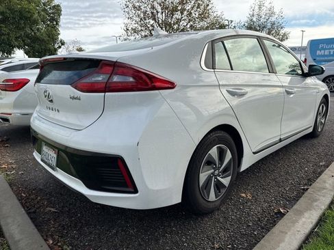 Used 2018 Hyundai Ioniq SEL w/ SEL Tech Package 02 image 3