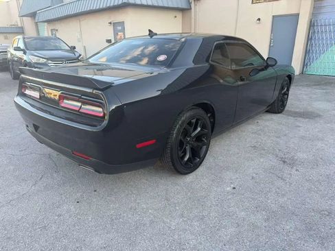Used 2017 Dodge Challenger SXT Plus image 4