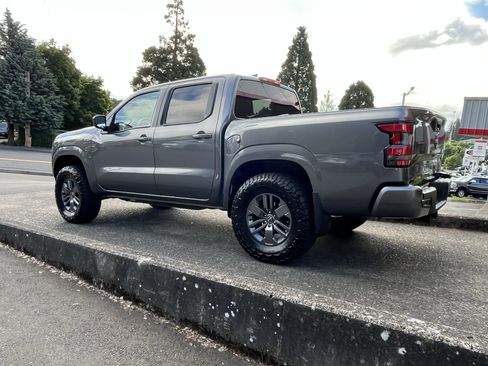 Used 2025 Nissan Frontier SV AWD/4WD image 5