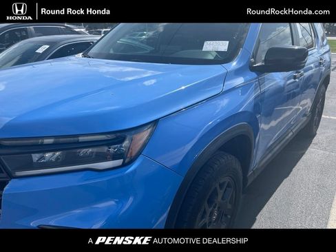Used 2025 Honda Pilot TrailSport image 1