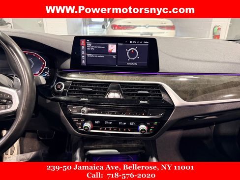 Used 2020 BMW 530e w/ M Sport Package image 27