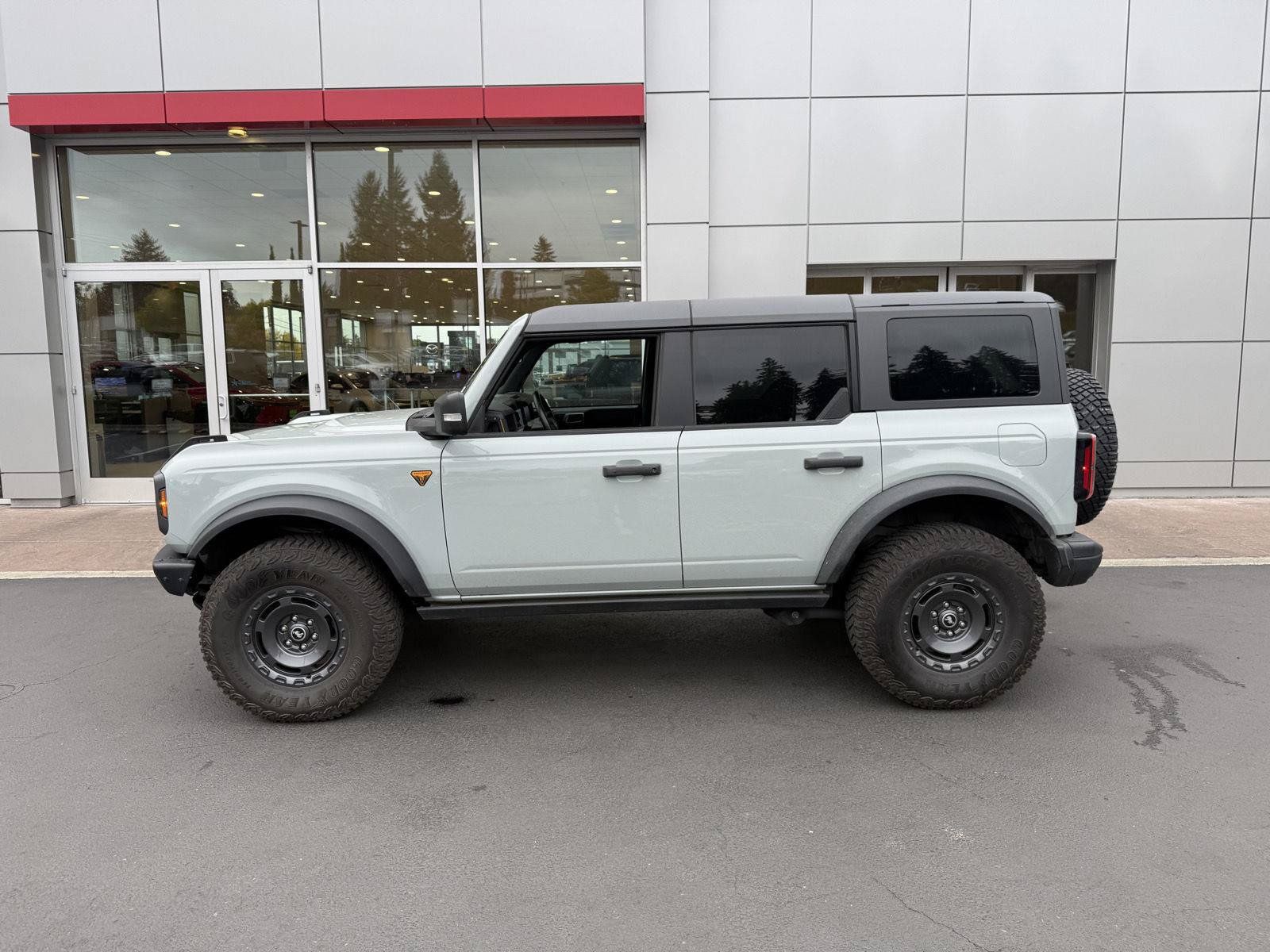 Used 2024 Ford Bronco Badlands AWD/4WD image 2