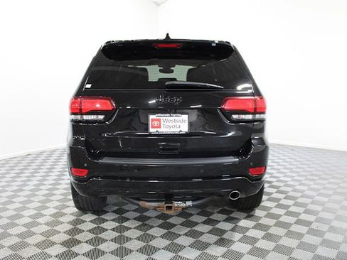 Used 2020 Jeep Grand Cherokee Altitude AWD/4WD image 5