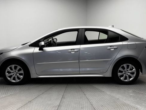Used 2026 Toyota Corolla LE AWD/4WD image 4