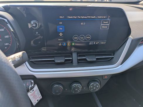 New 2026 Chevrolet Trax RS w/ Sunroof Package image 20