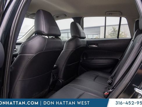 Used 2025 Toyota Corolla Cross XLE AWD/4WD image 17