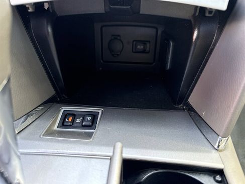 Used 2009 Toyota Camry Hybrid FWD image 34