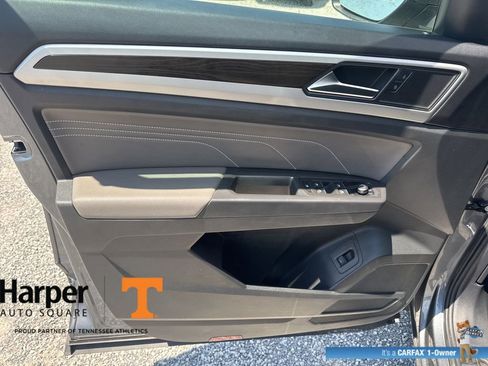 Used 2023 Volkswagen Atlas SE w/ Panoramic Sunroof Package FWD image 20