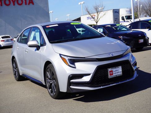 Used 2024 Toyota Corolla SE image 1