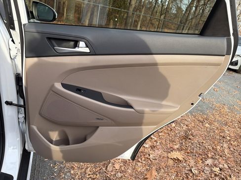 Used 2019 Hyundai Tucson Sport image 12