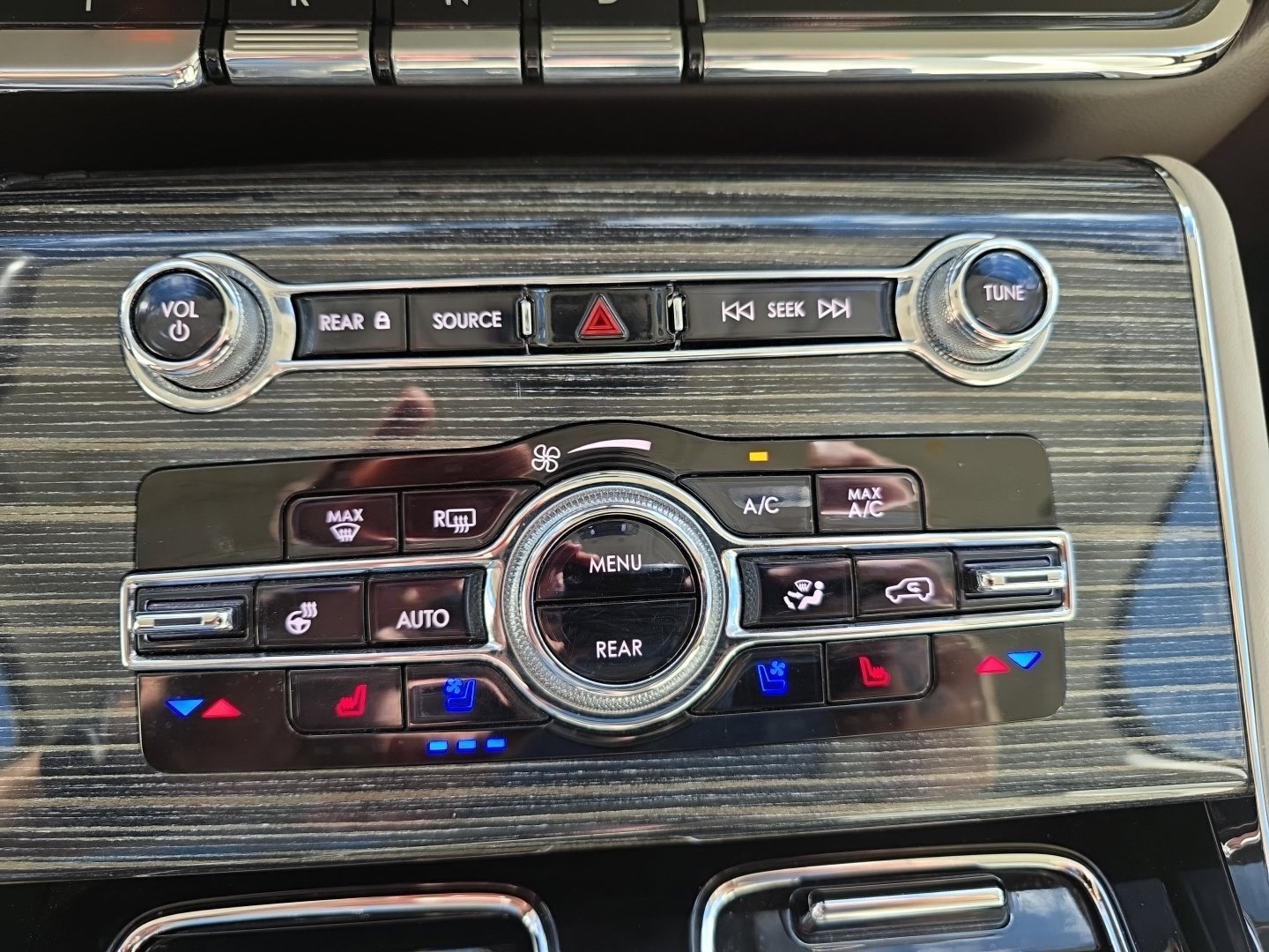 Used 2023 Lincoln Aviator Black Label Grand Touring AWD/4WD image 15