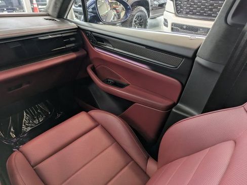 Used 2024 Porsche Macan Turbo Electric AWD/4WD image 19