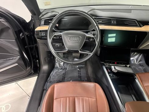 Used 2024 Audi Q8 e-tron Premium Plus w/ Premium Plus Package AWD/4WD image 18