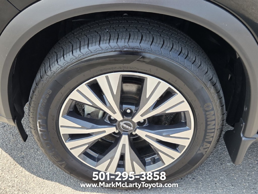 Used 2023 Nissan Rogue SV FWD image 16