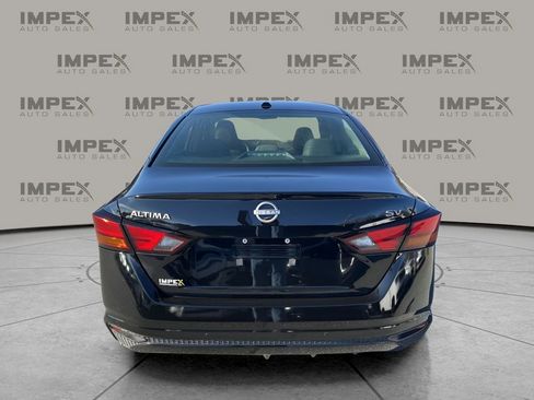 Used 2024 Nissan Altima 2.5 SV image 4