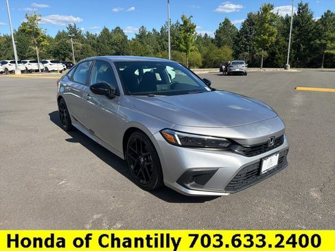Used 2024 Honda Civic Sport image 1