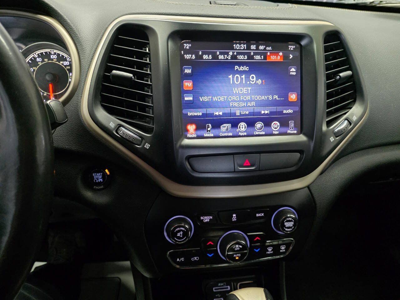 Used 2016 Jeep Cherokee Limited AWD/4WD image 22