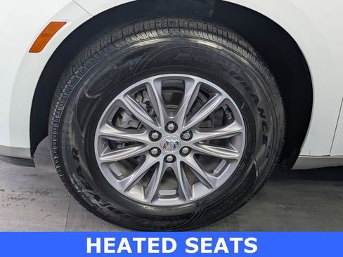 Used 2023 Buick Enclave Essence image 4