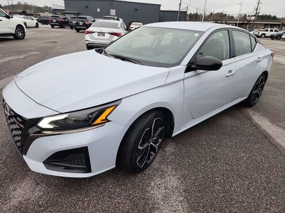 Used 2023 Nissan Altima 2.5 SR