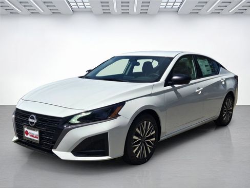 New 2026 Nissan Altima 2.5 SV FWD image 8