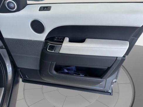 Used 2015 Land Rover Range Rover Sport Supercharged image 17