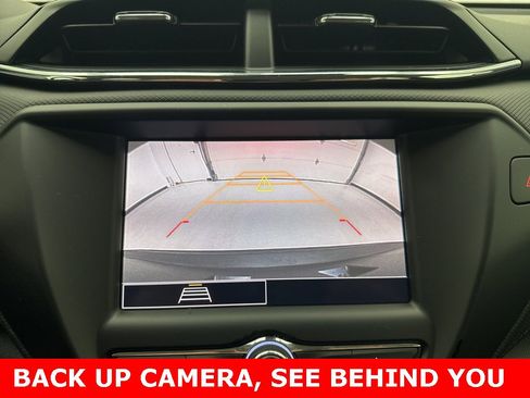 Used 2022 Chevrolet TrailBlazer LS image 2