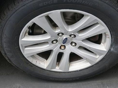 Used 2019 Ford Explorer XLT w/ Equipment Group 202A AWD/4WD image 31