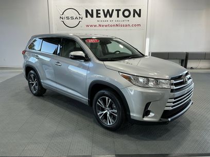 Used 2017 Toyota Highlander LE