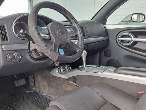Used 2005 Chevrolet SSR w/ Preferred Equipment Group RWD image 8