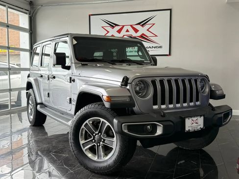 Used 2018 Jeep Wrangler Unlimited Sahara w/ Cold Weather Group AWD/4WD image 1