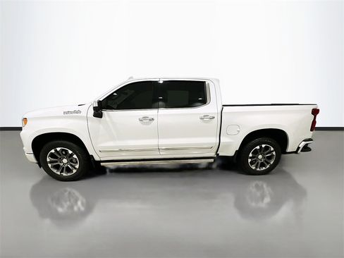 Used 2024 Chevrolet Silverado 1500 High Country w/ Technology Package image 4
