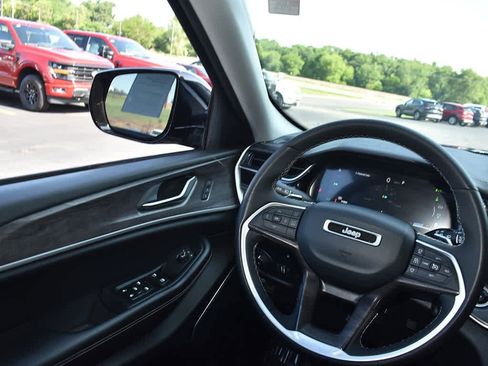 Used 2023 Jeep Grand Cherokee 4WD 4xe image 20