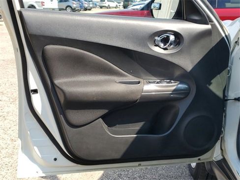 Used 2013 Nissan Juke SV image 8