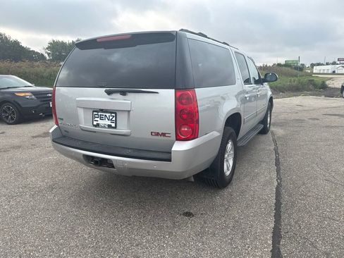 Used 2011 GMC Yukon XL SLT w/ SLT-2 Equipment Package AWD/4WD image 7