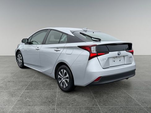 Used 2022 Toyota Prius LE image 3