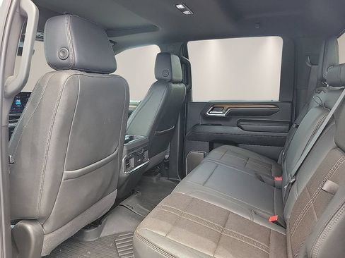 Used 2024 Chevrolet Silverado 2500 High Country w/ High Country Premium Package AWD/4WD image 9