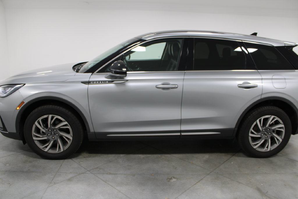 Used 2023 Lincoln Corsair AWD w/ Equipment Group 101A image 6
