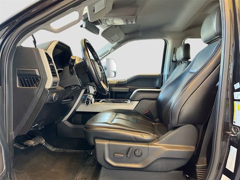 Used 2021 Ford F350 Lariat w/ Chrome Package image 19