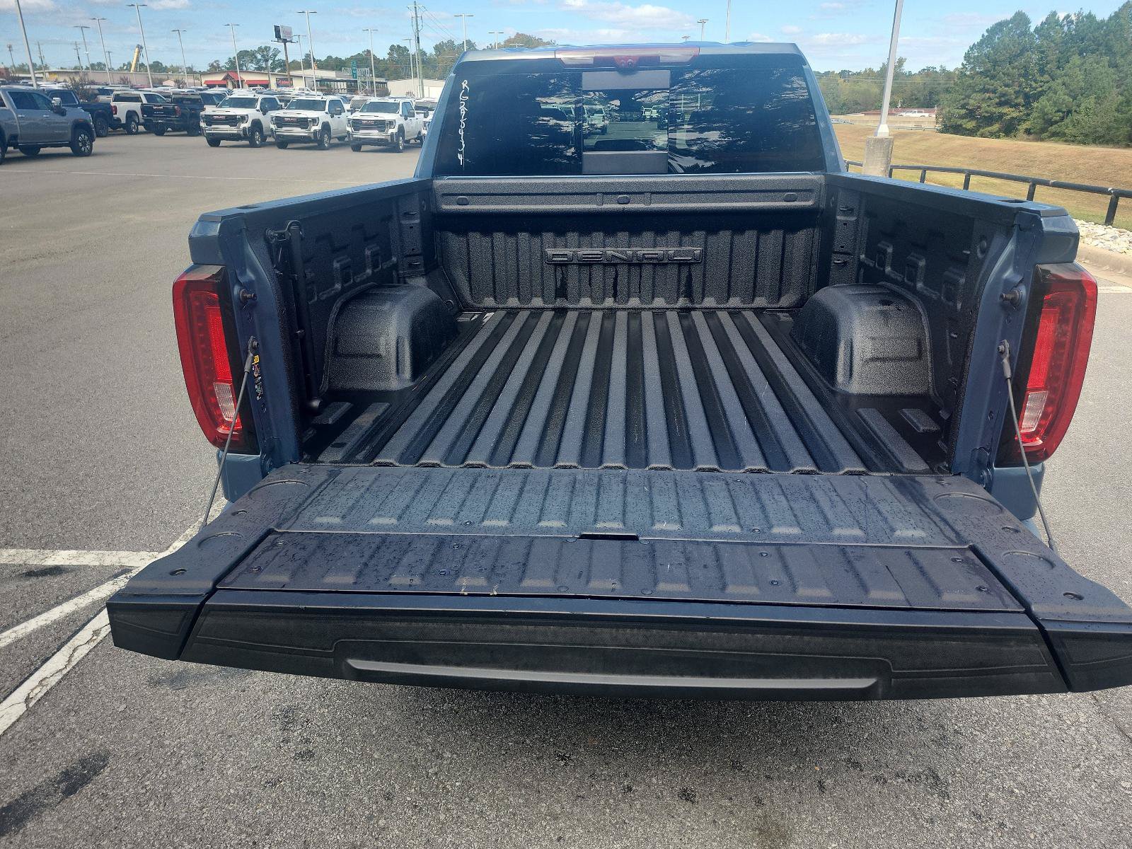 Used 2024 GMC Sierra 1500 Denali w/ Denali Reserve Package AWD/4WD image 7