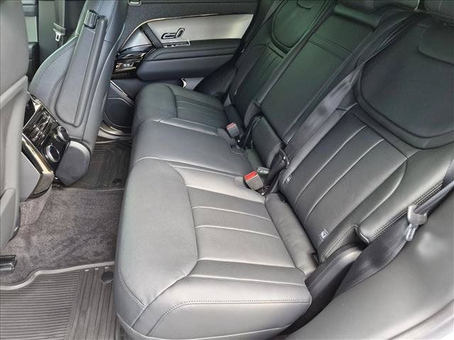 New 2027 Land Rover Range Rover Sport SE AWD/4WD image 15