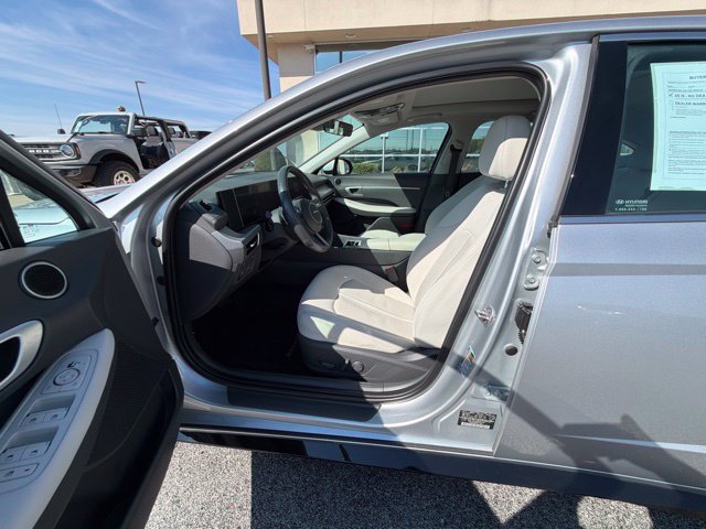 Used 2024 Hyundai Sonata SEL w/ Convenience Package FWD image 9