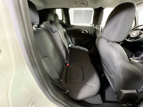 Used 2022 Jeep Renegade Latitude w/ Convenience Group image 25